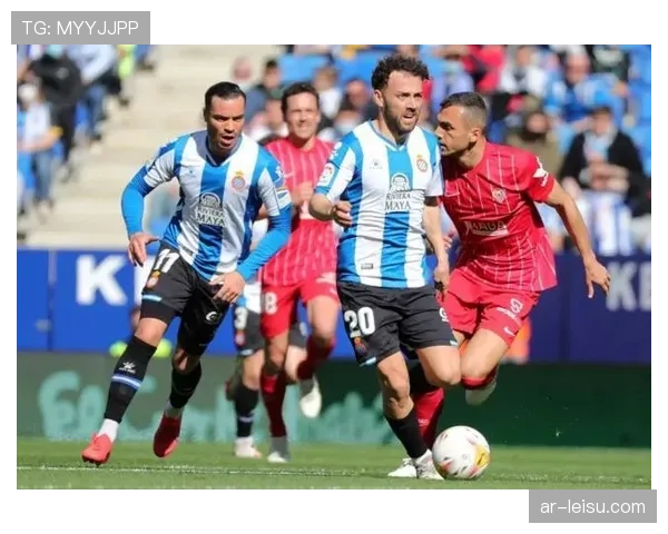 皇家贝蒂斯主场球迷用绿色激光拼出“Manquepierdes”标语 皇家贝蒂斯主场球迷用绿色激光拼出“Manquepierdes”标语